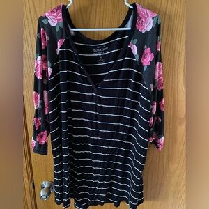 Size 4 Torrid top